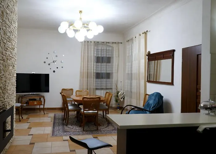 U Salonu Virginia *